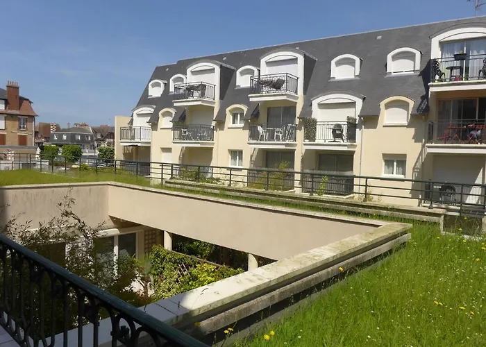 Montaigu By Interhome