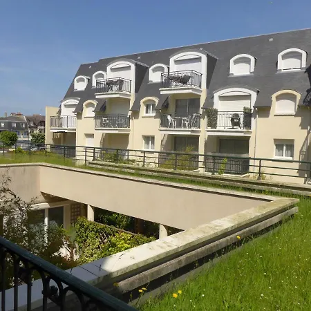 Montaigu By Interhome